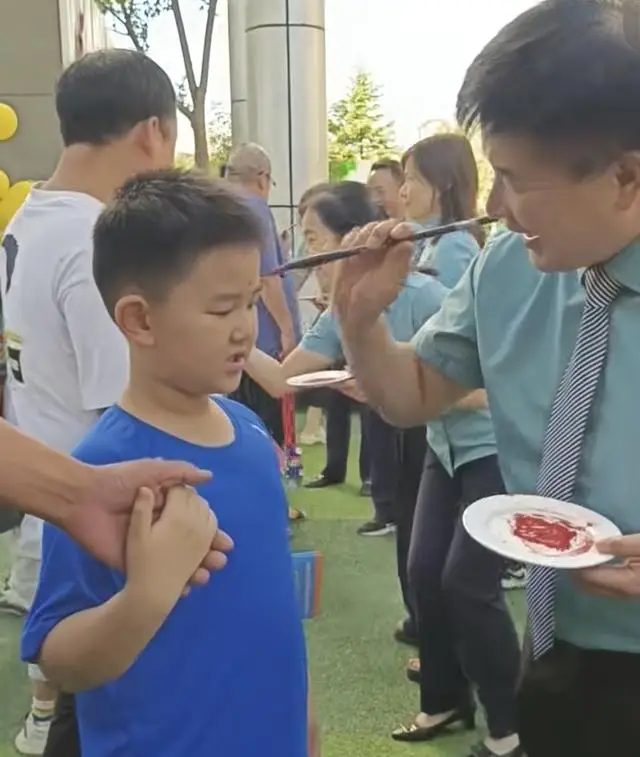 朱砂启智明礼 开启新生求知新程_朱砂启智明礼 开启新生求知新程_