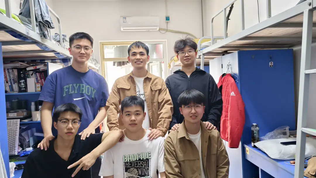 登上新华社官方平台！黄河科技学院6人男生寝室全员考研上岸！网友：这就是榜样的力量！__登上新华社官方平台！黄河科技学院6人男生寝室全员考研上岸！网友：这就是榜样的力量！