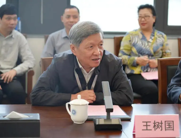 李开复学生网站__李开复博士简介