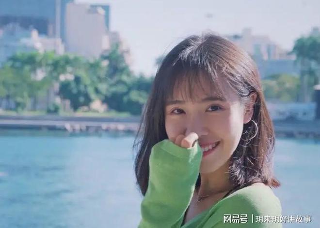 从“夸夸天花板”到全网群嘲：房琪“金句裁缝”人设为何一夜崩塌__从“夸夸天花板”到全网群嘲：房琪“金句裁缝”人设为何一夜崩塌