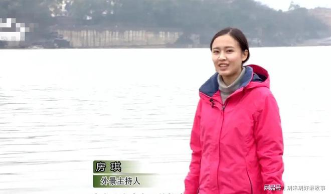 从“夸夸天花板”到全网群嘲：房琪“金句裁缝”人设为何一夜崩塌__从“夸夸天花板”到全网群嘲：房琪“金句裁缝”人设为何一夜崩塌