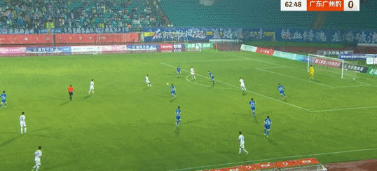 广州豹4-2逆转十人南京，晏紫豪、王建明补时破门，吉翔染红_广州豹4-2逆转十人南京，晏紫豪、王建明补时破门，吉翔染红_