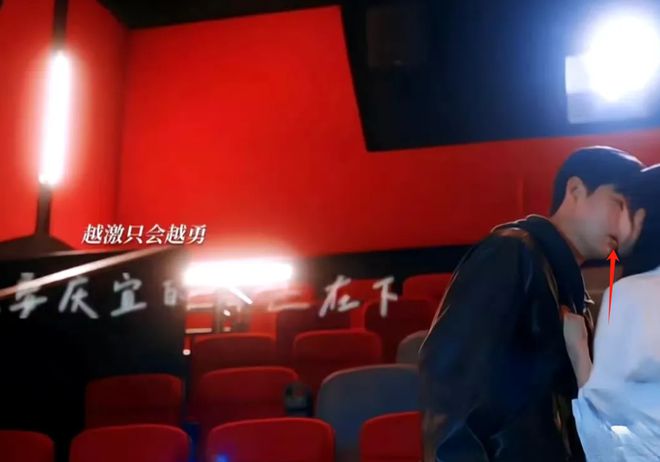 这一幕可谓是吻戏的巅峰电影__吻戏影视作品