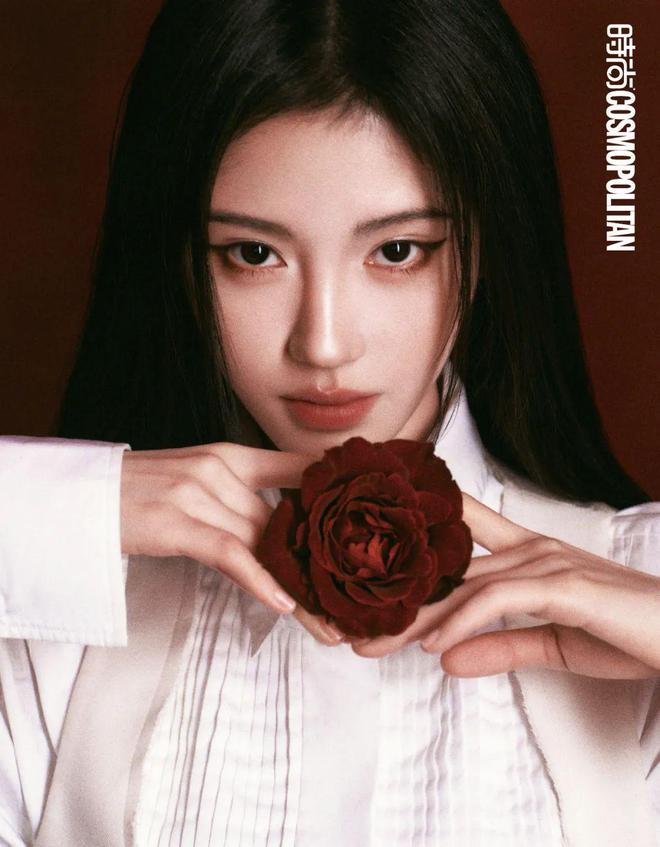 鞠婧祎：万花世界，锋芒自持_鞠婧祎：万花世界，锋芒自持_