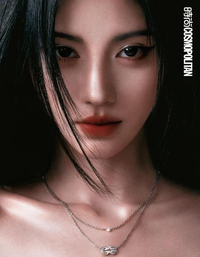 鞠婧祎：万花世界，锋芒自持_鞠婧祎：万花世界，锋芒自持_