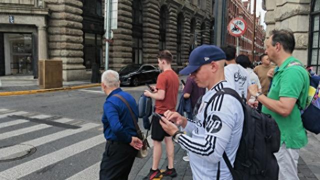 外国人免费游上海？一年多里超8000人享受，许多人心里种下再来一次的种子