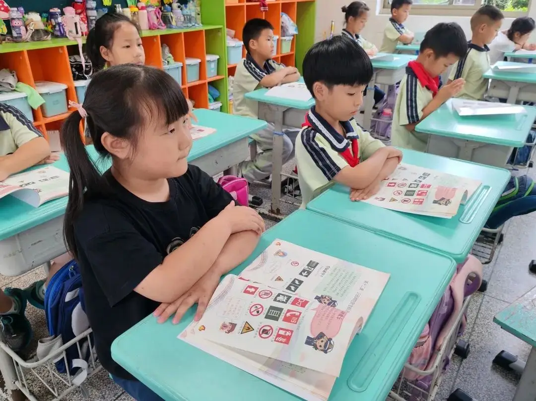 学校开展消防安全宣传周活动_学校开展消防安全教育课_