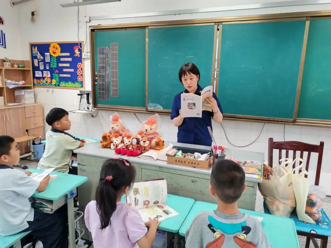 学校开展消防安全宣传周活动__学校开展消防安全教育课