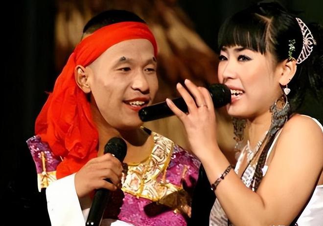 _成名后抛弃原配，与女粉丝结婚生娃的宋小宝，近况令人唏嘘_成名后抛弃原配，与女粉丝结婚生娃的宋小宝，近况令人唏嘘