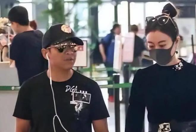 成名后抛弃原配，与女粉丝结婚生娃的宋小宝，近况令人唏嘘_成名后抛弃原配，与女粉丝结婚生娃的宋小宝，近况令人唏嘘_