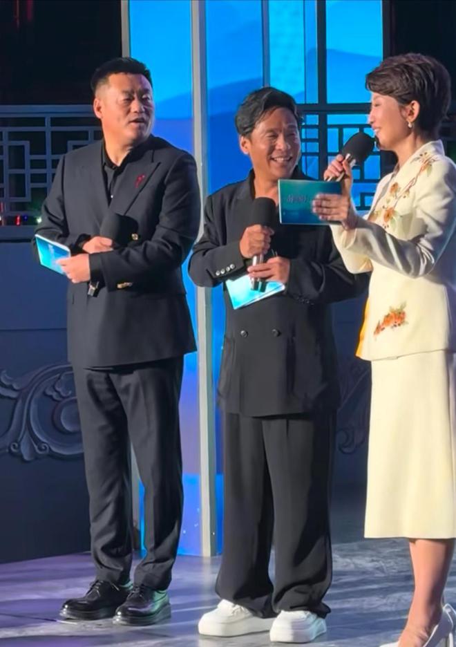 成名后抛弃原配，与女粉丝结婚生娃的宋小宝，近况令人唏嘘_成名后抛弃原配，与女粉丝结婚生娃的宋小宝，近况令人唏嘘_