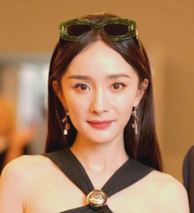杨幂别再营销幼态审美了！看看生图清醒一下，美丽应该是多元的！_杨幂别再营销幼态审美了！看看生图清醒一下，美丽应该是多元的！_