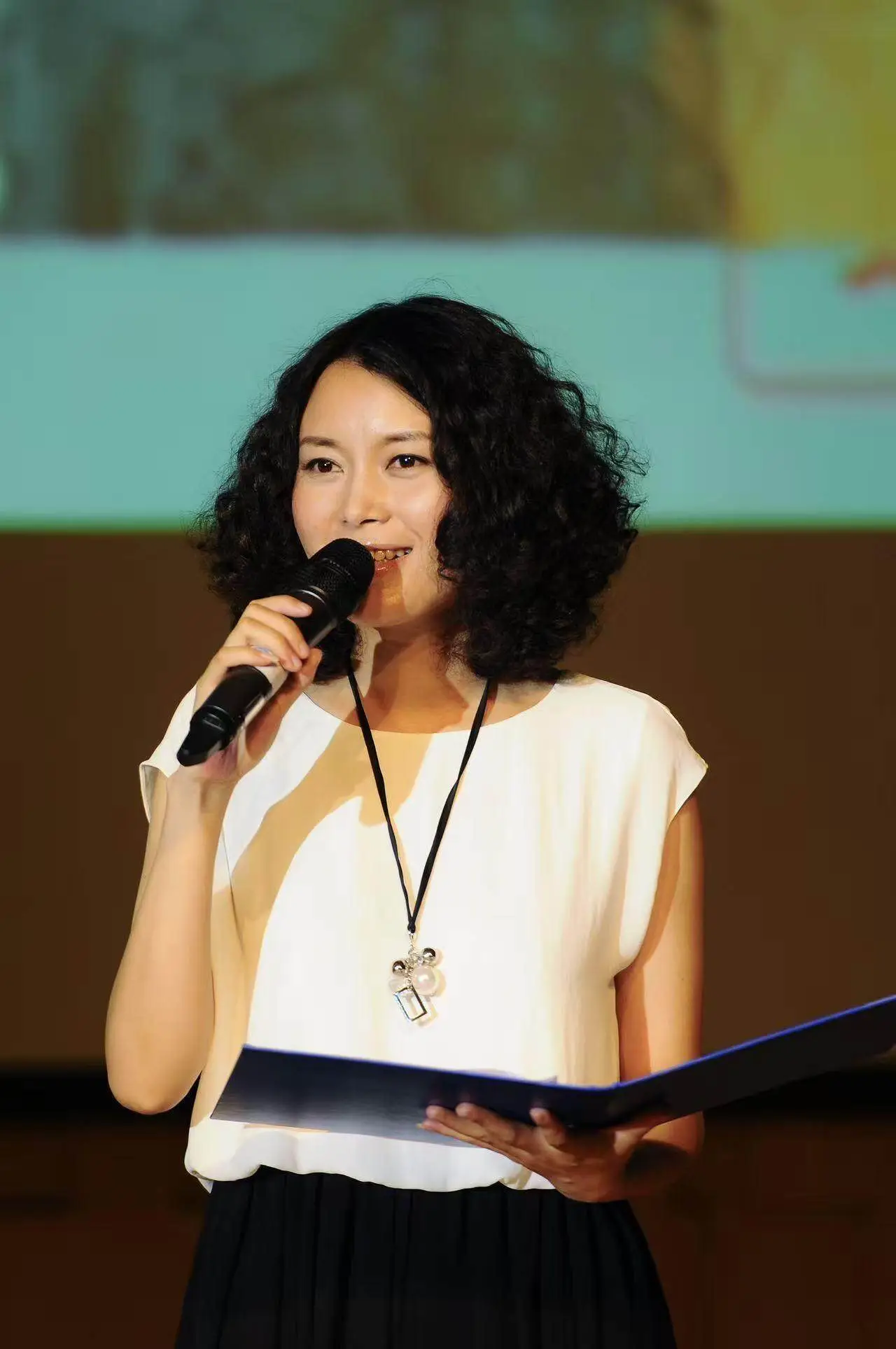 南屏实验小学严杏：让每个孩子在诵读中发现生命的诗与远方｜【香洲教育新视野⑥】