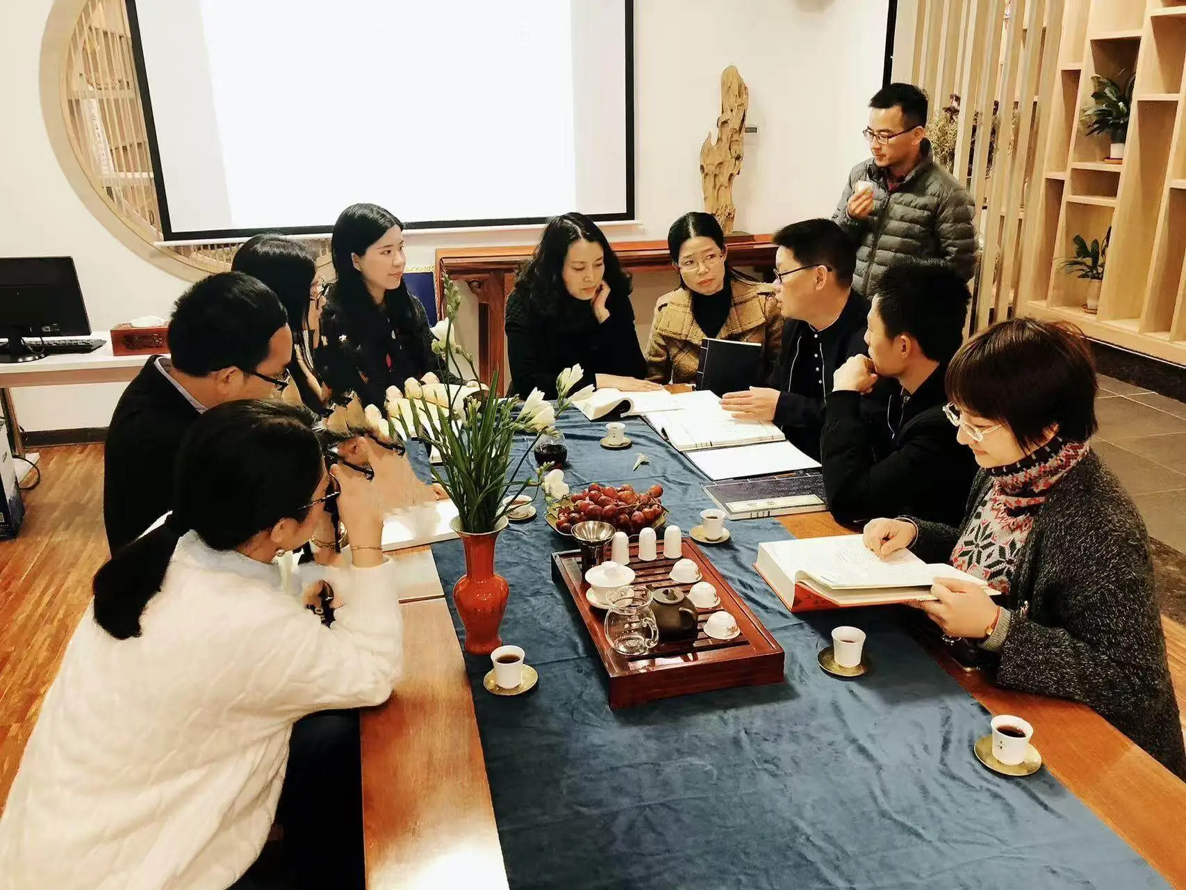 听仓央嘉措诗诵读_生命教育诗朗诵_