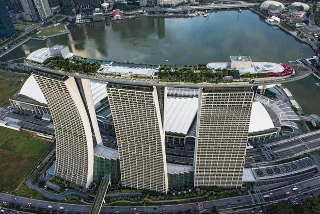 新加坡金沙湾购物中心_新加坡金沙湾滨海酒店_