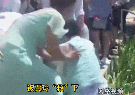 柳岩露下毛_郭德纲用柳岩裙子擦手_