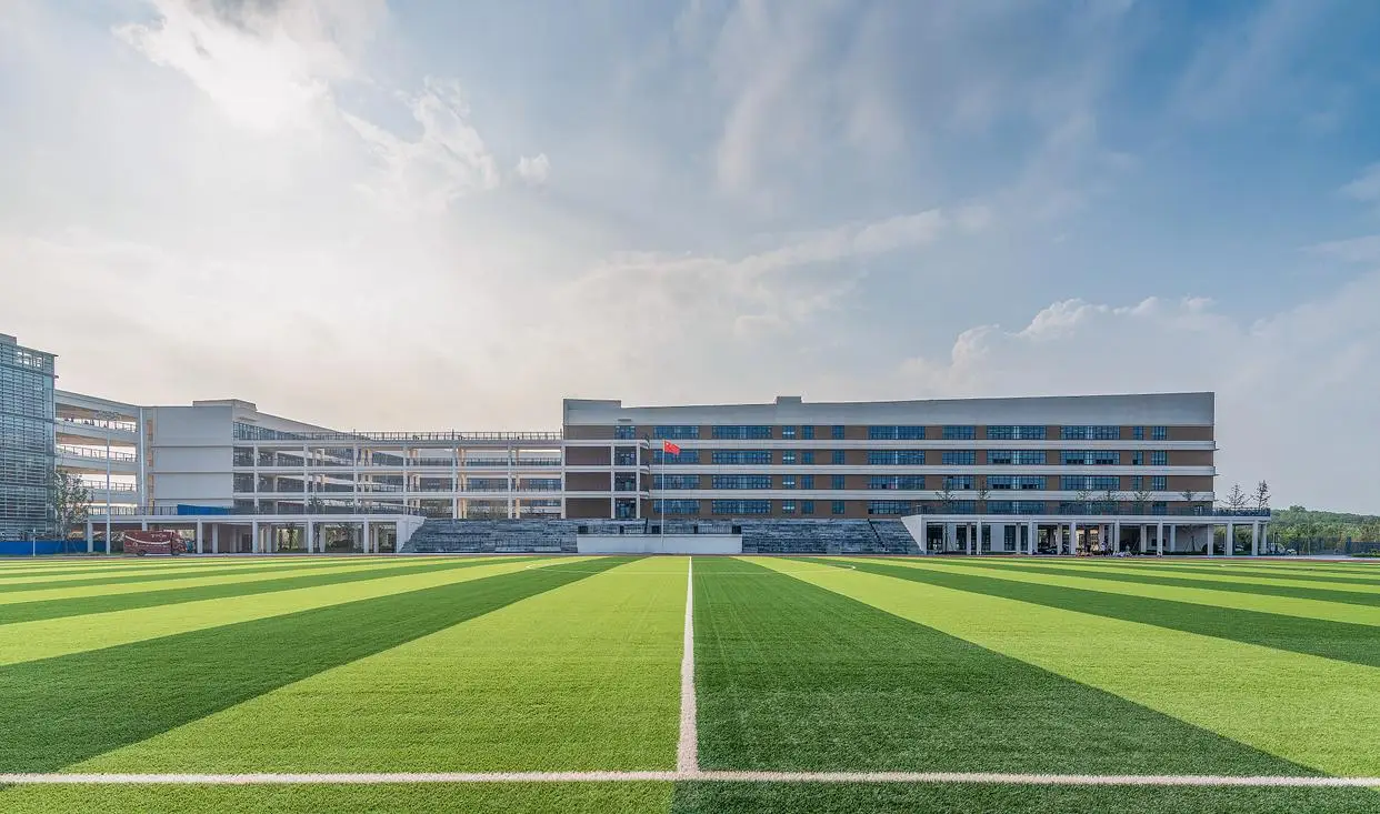 _学校规模多少人_学校到底有多大