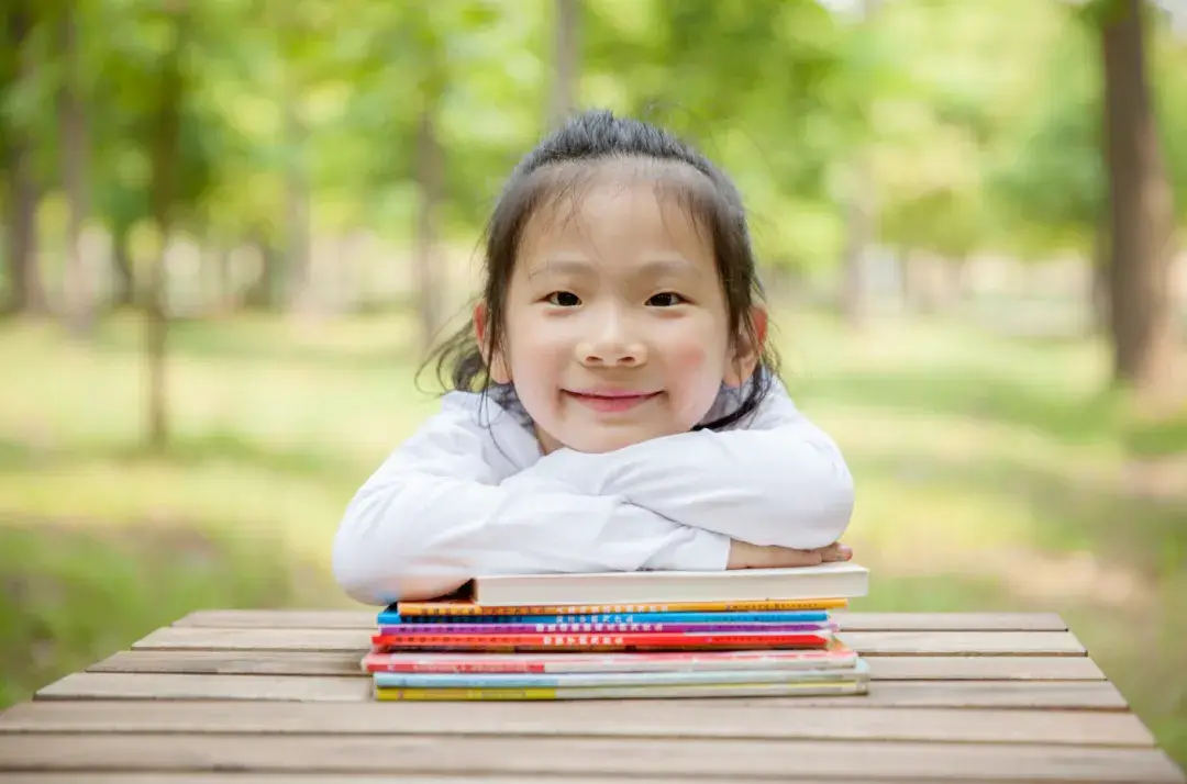 开学了共勉词_开学第一课致家长共勉_