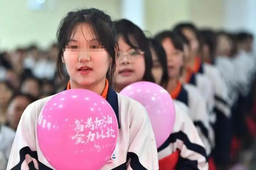 错过高考的学生_高考错过了_