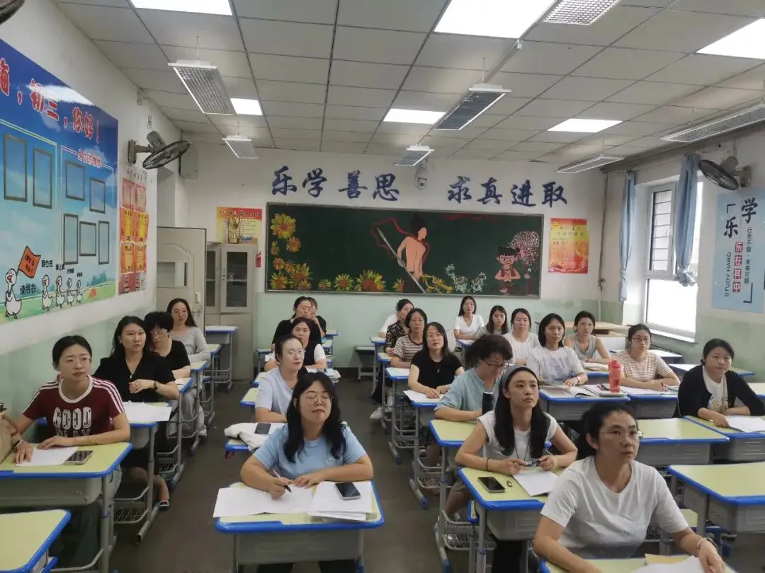 中考备课组经验交流发言稿__中考备课组计划