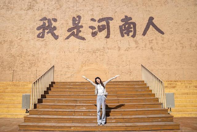 江山沙漠小说女主角_有前世记忆的古言_