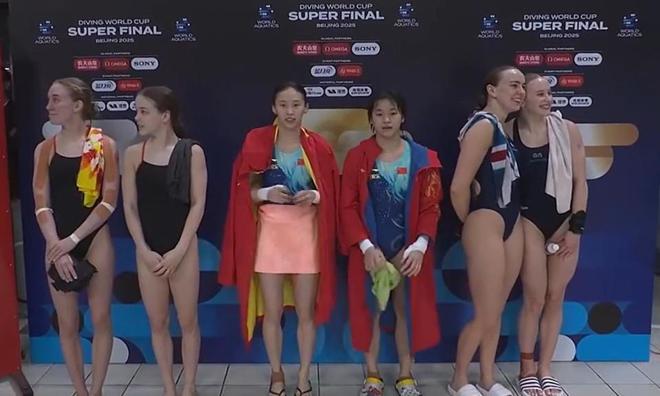 _世界杯总决赛：全红婵/陈芋汐完美发挥，轻松摘得女双10米台冠军_世界杯总决赛：全红婵/陈芋汐完美发挥，轻松摘得女双10米台冠军