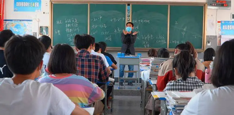 原创那个背母亲上大学的刘秀祥，曾打工睡猪圈，现在他怎么样了？_原创那个背母亲上大学的刘秀祥，曾打工睡猪圈，现在他怎么样了？_