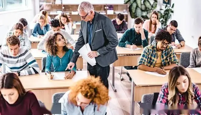 留学生数量大跌，中国学生为什么不愿意出国了？