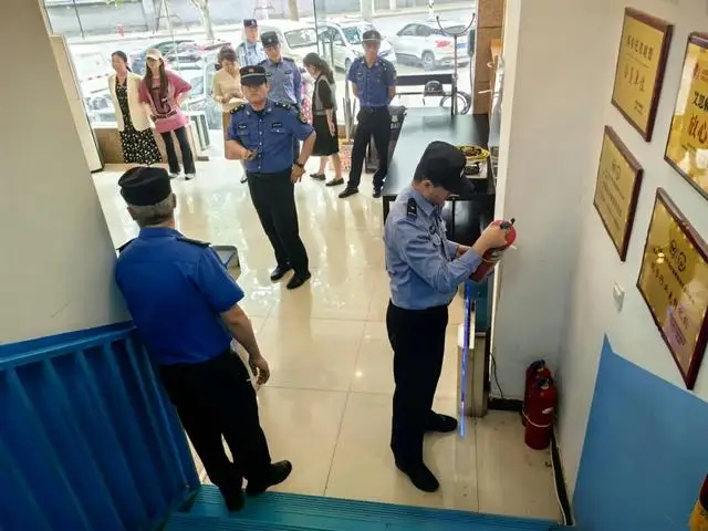 公安机关安全隐患排查简报__公安开展安全隐患排查