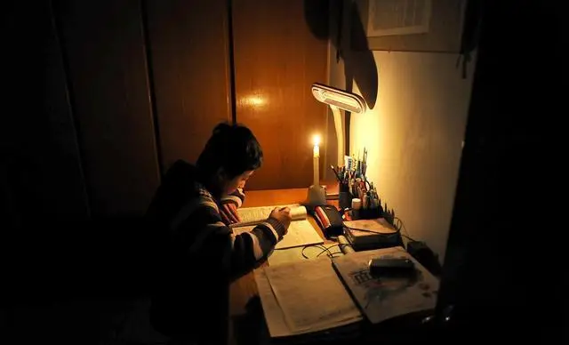 DeepSeek时代，什么样的孩子不会被淘汰？这3套成长秘籍正在北上广家长圈疯传！_DeepSeek时代，什么样的孩子不会被淘汰？这3套成长秘籍正在北上广家长圈疯传！_