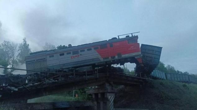 乌克兰击毁客机_乌克兰弹药库爆炸_
