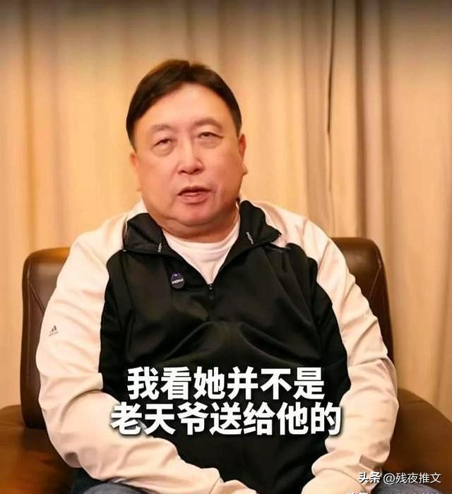 刘亦菲早年暴露装__菲尔普斯身材比例畸形