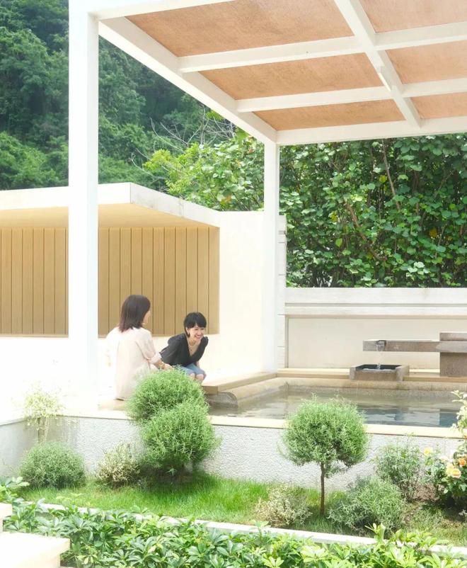 从市区大平层搬到郊区小院，花4年装出了一个让我“神完气足”的理想家