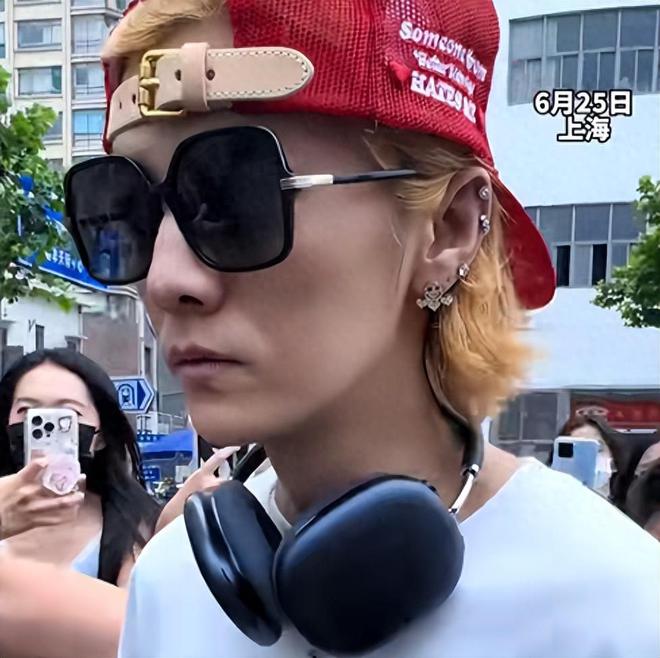 陈赫直播透露鹿晗现状，不要瞎担心，关晓彤一张自拍照疑有暗示
