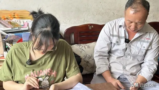 好消息，被父亲背进考场的女孩成绩出来了！坏消息：需要妈妈陪读_好消息，被父亲背进考场的女孩成绩出来了！坏消息：需要妈妈陪读_