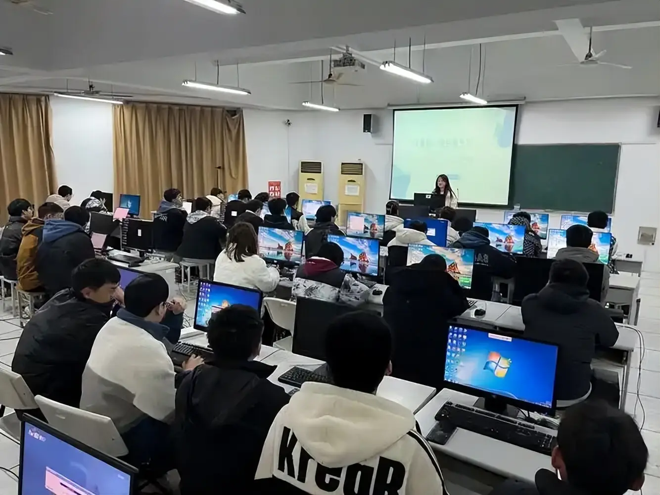 _马来西亚学生如何考中国大学_马来西亚的高考是怎么回事