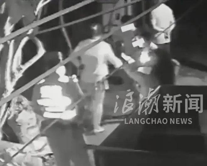 龙口港栾码头不够称__公安推行公职律师制度