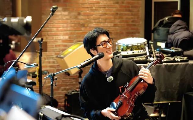 _王力宏和李靖蕾_王力宏比李靓蕾大几岁