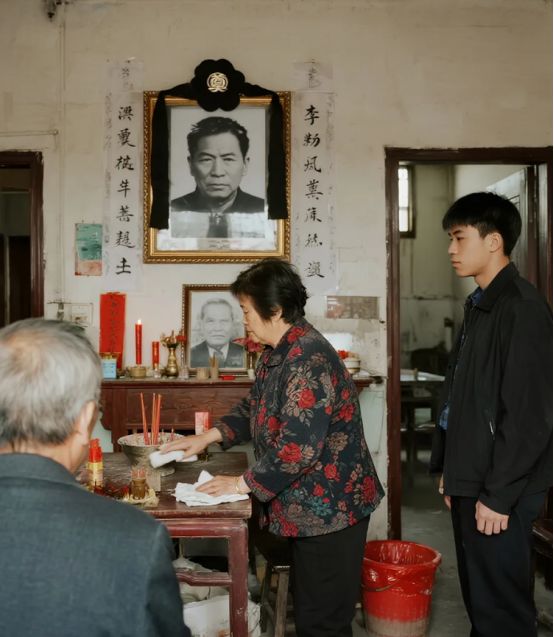 _奶奶杀了只羊今天就吃烧烤_奶奶养了一群羊儿歌