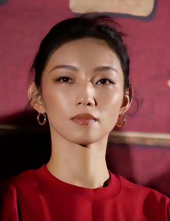 胡适假博士风波__吴京结婚到场明星