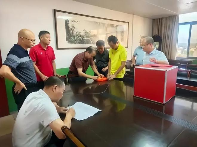 痛！10名教师落聘，老教师垫底，而都是被“自愿”放弃机会的反噬_痛！10名教师落聘，老教师垫底，而都是被“自愿”放弃机会的反噬_