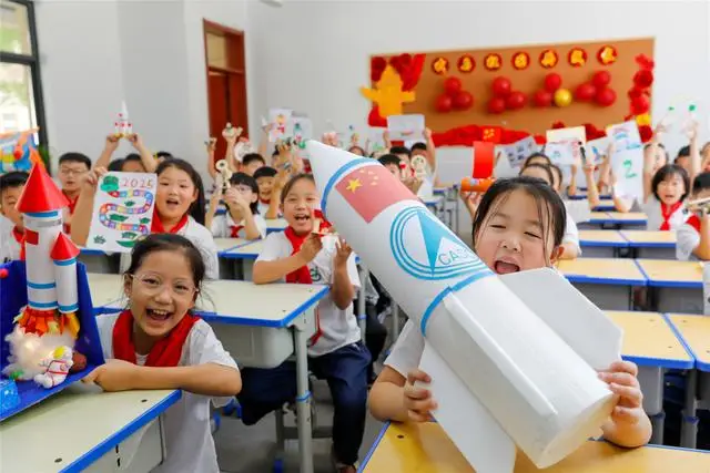 河南开学了视频_开学河南最新消息_