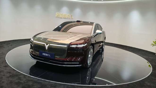 豪华新旗舰纯电续航410km 岚图追光L成都车展发布