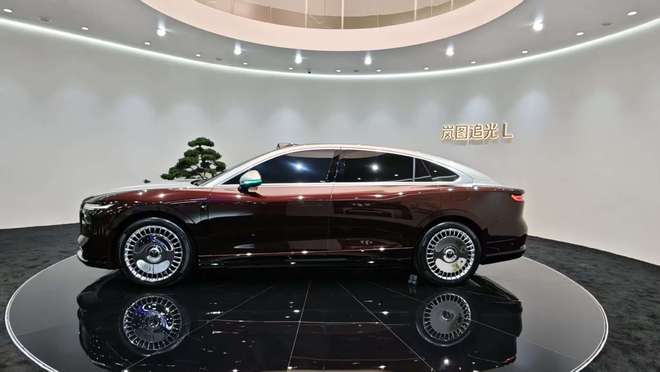 豪华新旗舰纯电续航410km 岚图追光L成都车展发布