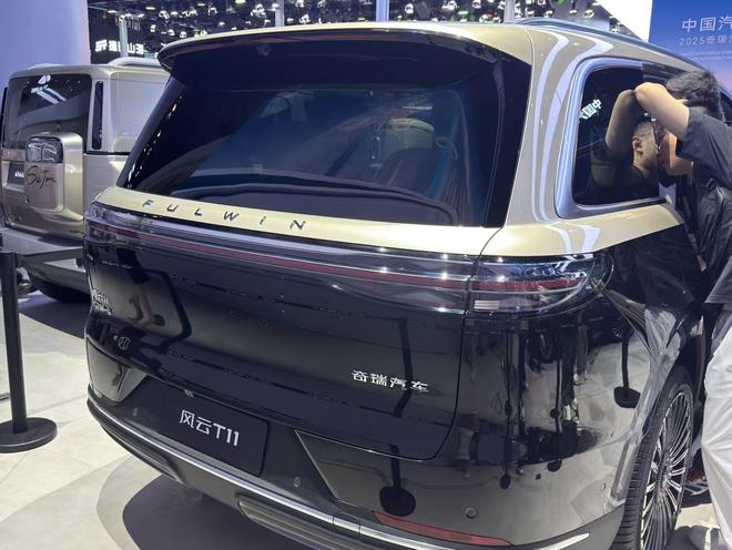又一个大六座的旗舰SUV 风云T11成都车展首发