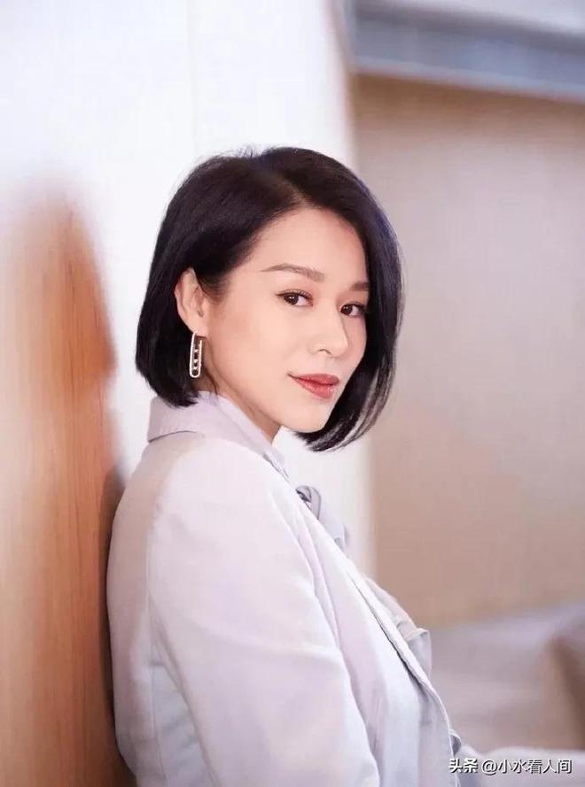 _高龄生三胎，老公又去夜店，胡杏儿尴尬回应，给所有女人提了个醒_高龄生三胎，老公又去夜店，胡杏儿尴尬回应，给所有女人提了个醒