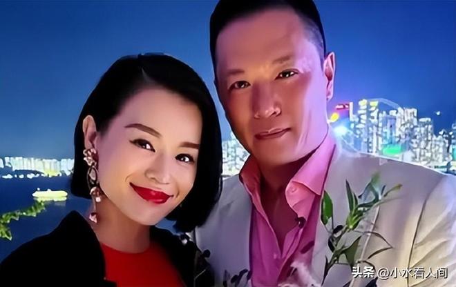 高龄生三胎，老公又去夜店，胡杏儿尴尬回应，给所有女人提了个醒__高龄生三胎，老公又去夜店，胡杏儿尴尬回应，给所有女人提了个醒