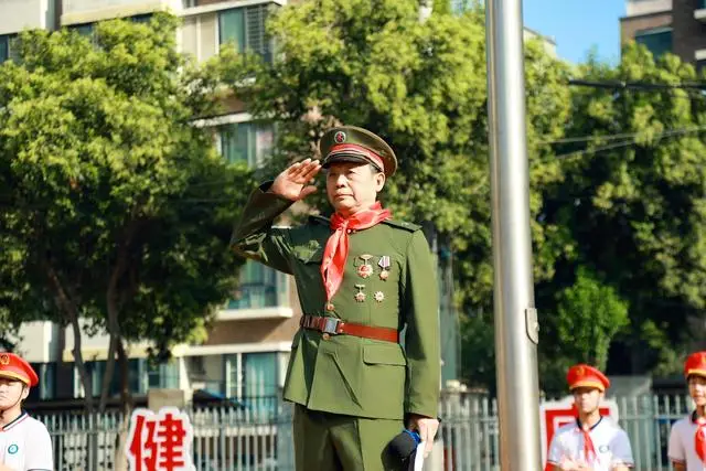 郑州新城小学是公办还是民办_郑州新城小学一年级几个班_