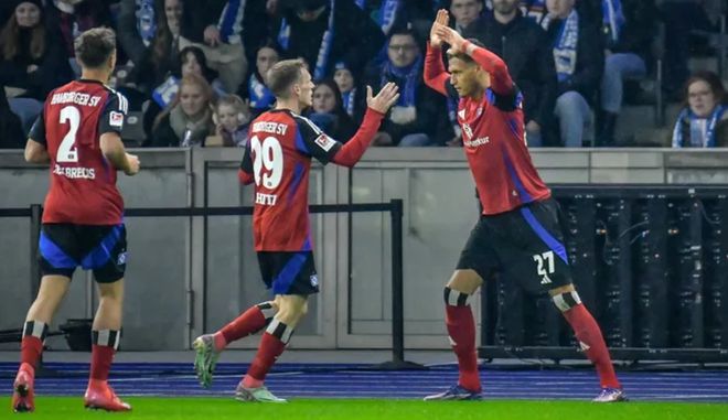 4-0！汉堡真杀疯了：登上榜首+甩开第三名4分，下轮赢球=重返德甲__4-0！汉堡真杀疯了：登上榜首+甩开第三名4分，下轮赢球=重返德甲