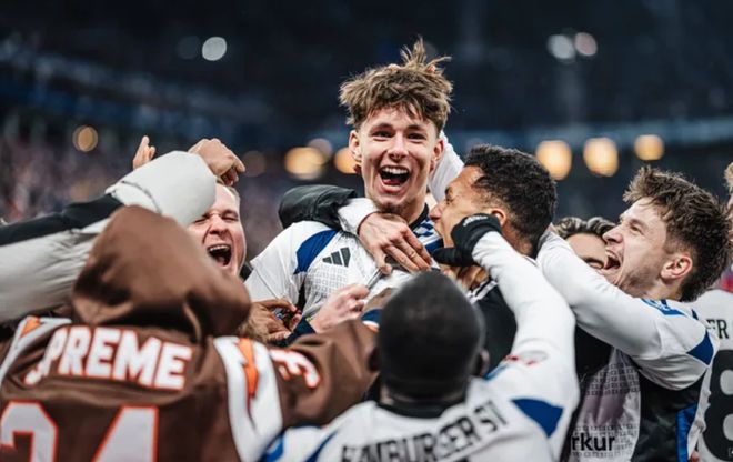 _4-0！汉堡真杀疯了：登上榜首+甩开第三名4分，下轮赢球=重返德甲_4-0！汉堡真杀疯了：登上榜首+甩开第三名4分，下轮赢球=重返德甲